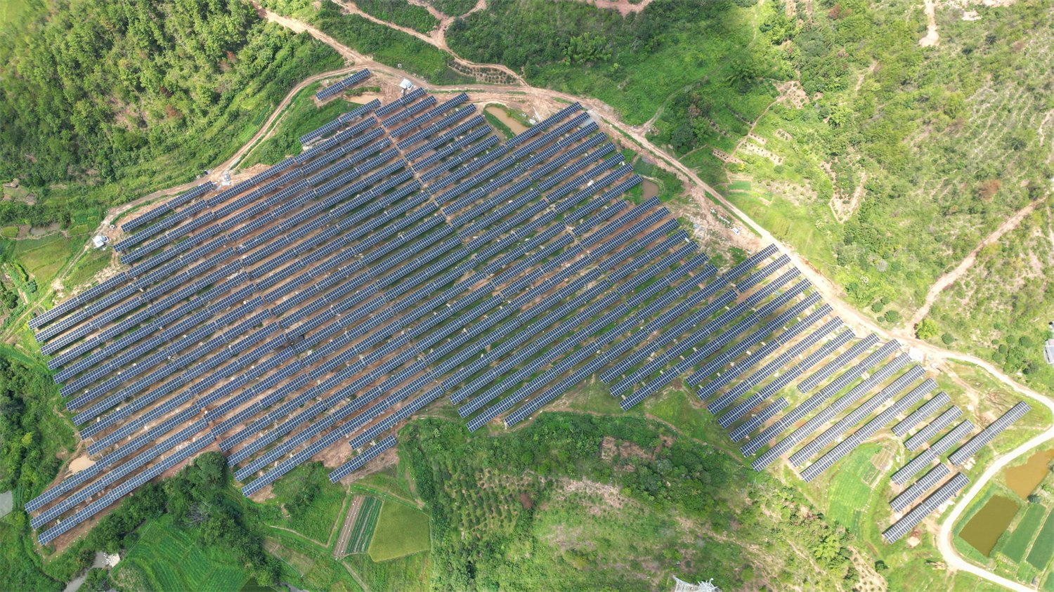 3国家电投赣县区韩坊镇100MW农(林)光互补光伏发电项目.jpg 酒泉浙新能肃北马鬃山300兆瓦风电贝